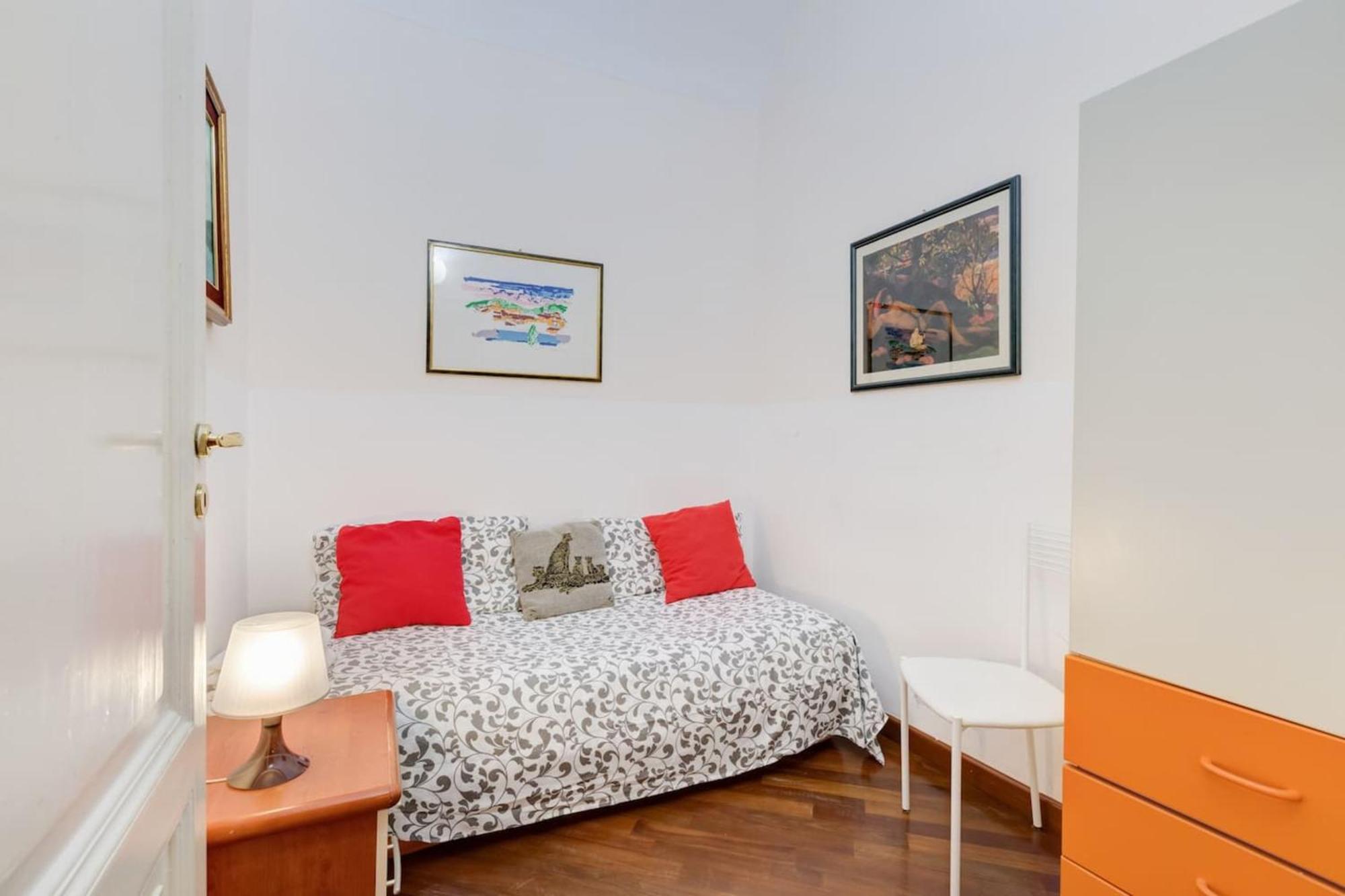 Apartment Modern In With Balcony And View Rom