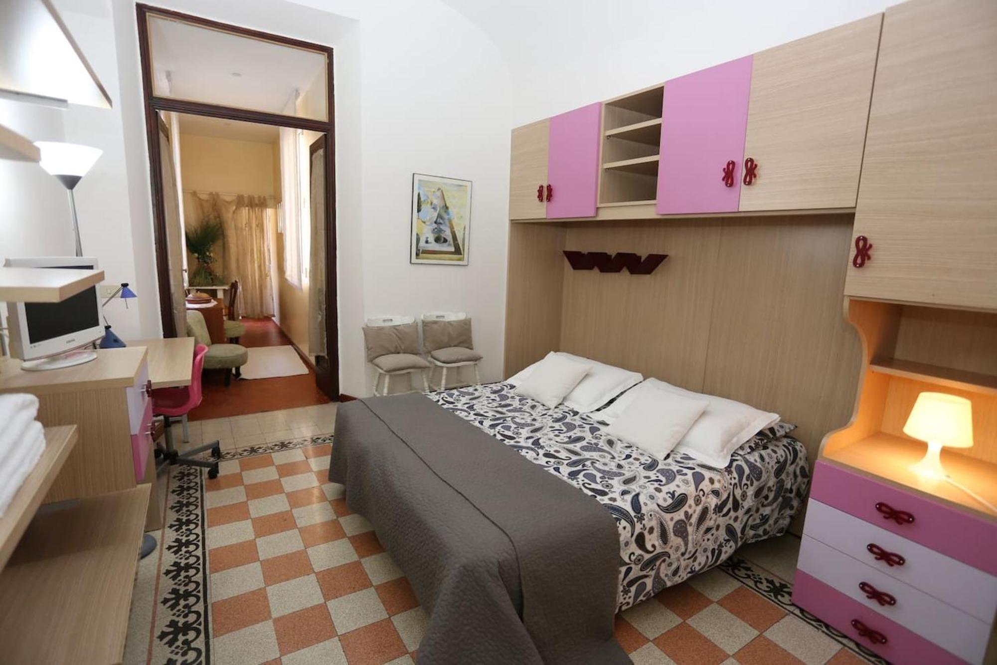 Modern In With Balcony And View Apartment *